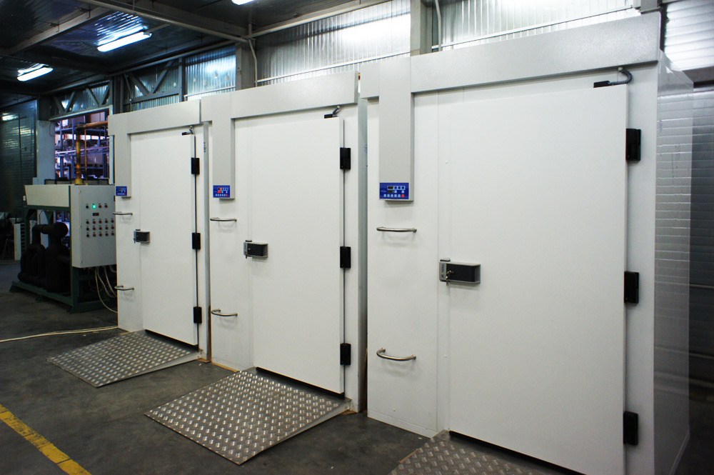 Виды холодильных камер по объему: малые (до 10 м³), средние (10–50 м³), большие (свыше 50 м³)